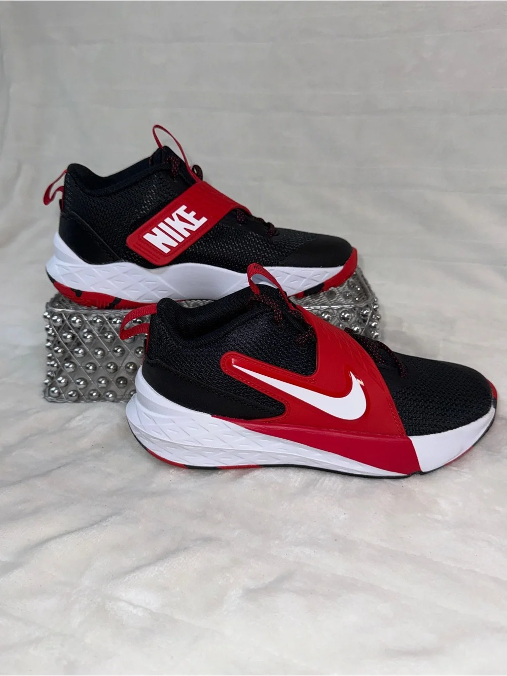 Nike Team Hustle D 12 Black University Red Sz 3.5Y/Wmns 5 HF6279-001 🏀❤️
